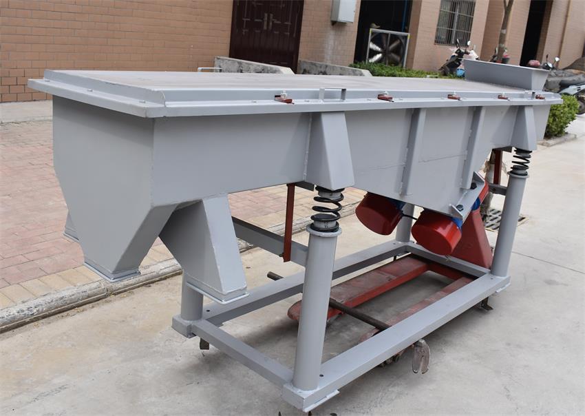 直線振動(dòng)篩物料流動(dòng)不順及原因